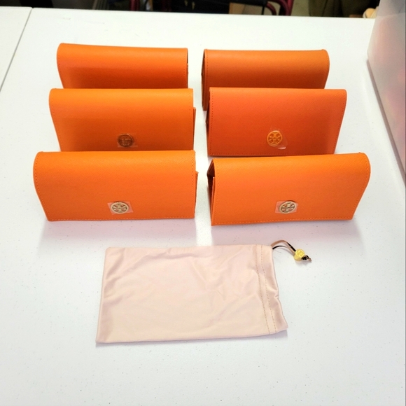 Brand New Tory Burch Medium Sized Sunglass/Eyeglass Case - Picture 1 of 3